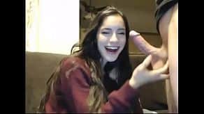 Ich helfe meinem Mädchen bei ihrer XXX-Pornoshow vor der Webcam